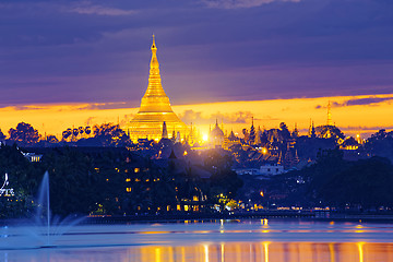 Image showing Shwedagon Pagoda at night 