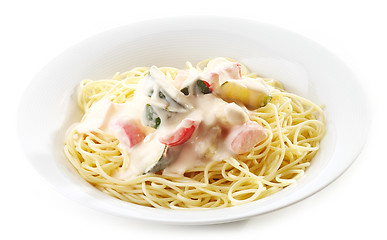 Image showing spaghetti with vegetables and creamy sauce