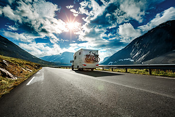 Image showing Caravan car travels on the highway.