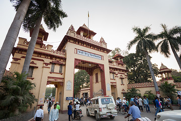 Image showing Main Gate, Banaras Hindu University