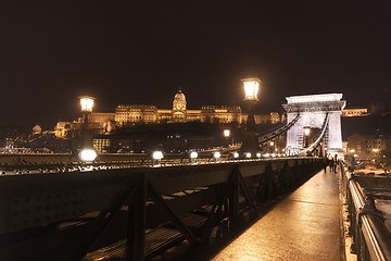 Image showing Chainbridge at nighttime with Castle of Buda