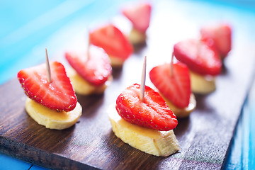 Image showing canape with fruits