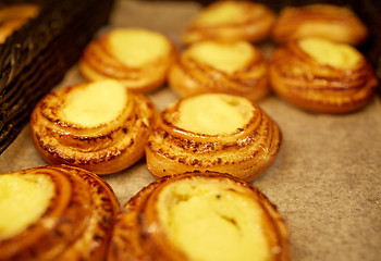 Image showing close up of buns at bakery or grocery store