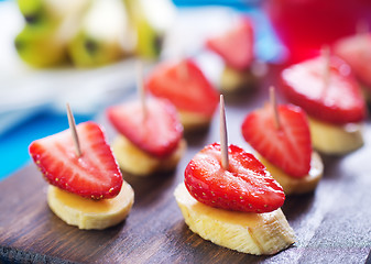 Image showing canape with fruits