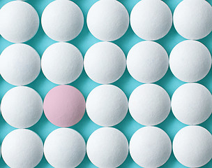 Image showing white and pink pills