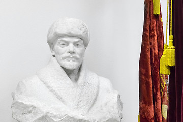 Image showing Old soviet marble bust of Lenin