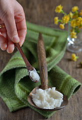 Image showing coconut oil on the spoon