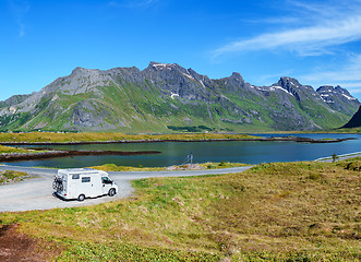 Image showing Caravan car travels on the highway.