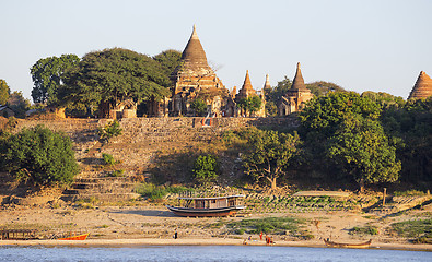 Image showing Boats and pagoda