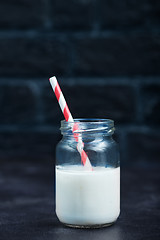 Image showing milk in glass