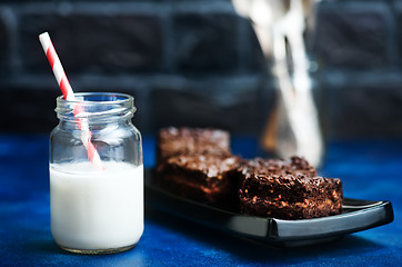 Image showing milk in glass