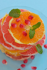 Image showing Fresh mixed slices of  fruit