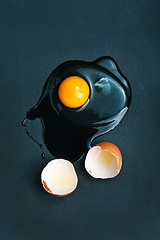 Image showing raw eggs