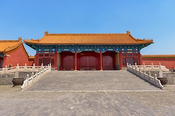 Image showing Traditional Chinese building under blue sky