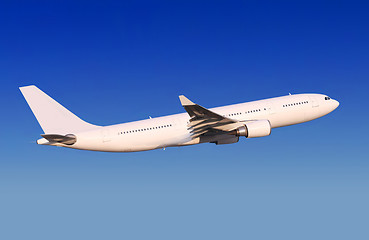 Image showing passenger aircraft is landing