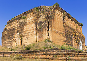 Image showing Ruined Pagoda in Mingun Paya / Mantara Gyi Paya 