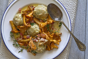 Image showing Bread dumplings with chanterelles