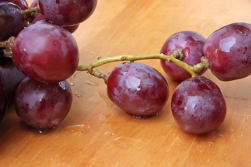 Image showing Red grapes