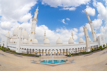 Image showing Sheikh Zayed Grand Mosque, Abu Dhabi, United Arab Emirates.