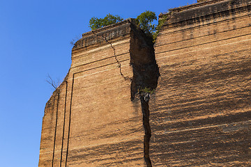 Image showing Ruined Pagoda in Mingun Paya / Mantara Gyi Paya 