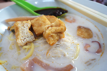 Image showing Famous Penang white curry noodle
