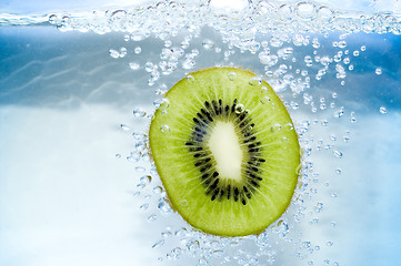 Image showing Kiwi slice