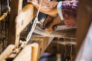 Image showing woman Weaving