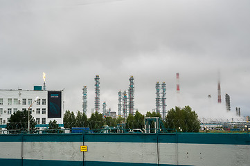 Image showing Oil refinery building industry