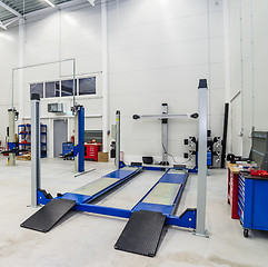 Image showing Toe-out car equipment in a car repair station