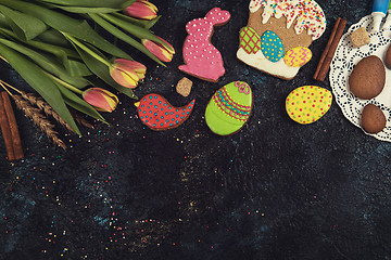 Image showing Tulips and gingerbread cookies