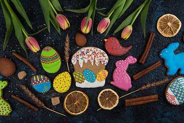 Image showing Tulips and gingerbread cookies