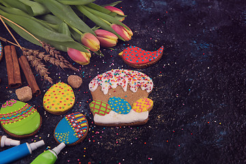 Image showing Tulips and gingerbread cookies