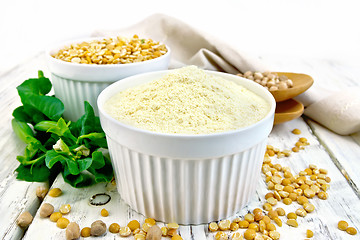 Image showing Flour pea and split pease in bowls on board