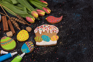 Image showing Tulips and gingerbread cookies