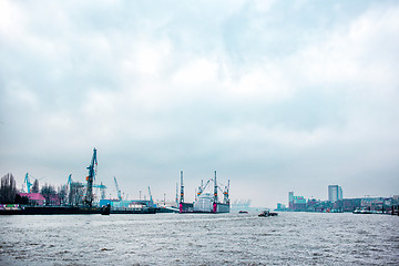 Image showing panoramic view of Elba river and Hamburg port