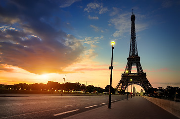 Image showing Cloudy sunrise in Paris