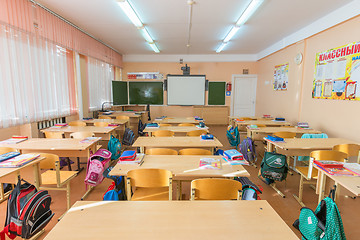Image showing Interior class in elementary school, the kind with the last batch of the board
