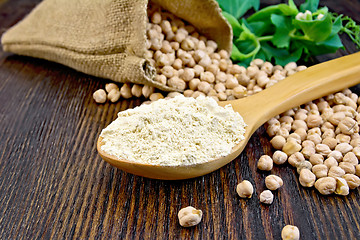 Image showing Flour chickpeas in spoon on board