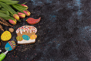 Image showing Tulips and gingerbread cookies