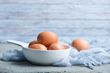 Image showing raw eggs