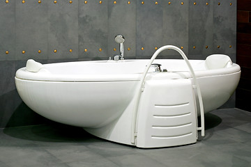 Image showing Oval bathtub