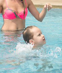 Image showing baby in the pool
