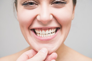 Image showing checking the teeth