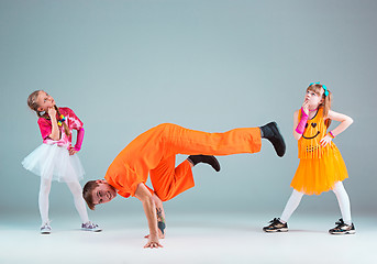 Image showing Group of man, woman and teens dancing hip hop choreography