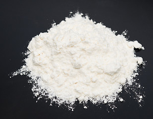 Image showing powder on black