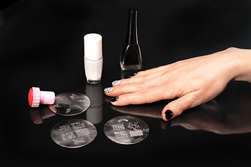 Image showing black nail polish, manicure patterned How to make a pattern on your nails? black and white manicure 