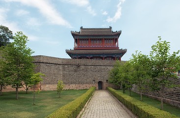 Image showing Traditional Chinese building under blue sky