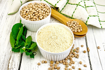 Image showing Flour chickpeas in bowl on light board