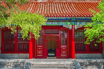 Image showing Gateway with red Chinese doors