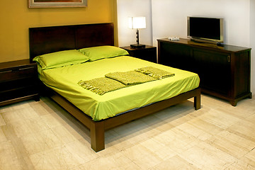 Image showing Green double bed
